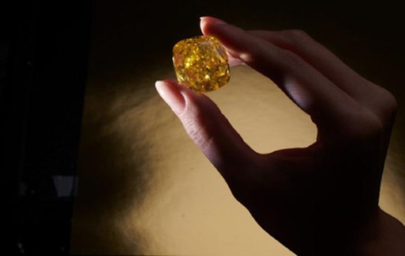 Cel mai mare diamant tăiat vreodată în Rusia are 100 de carate și o vechime de un miliard de ani