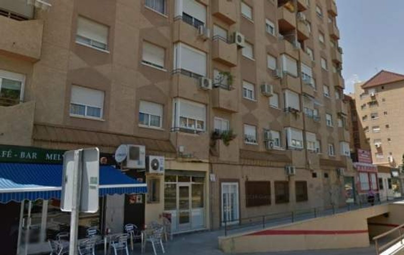 Gestul extrem al unei femei. S-a aruncat de la etaj cu fiul său de patru ani