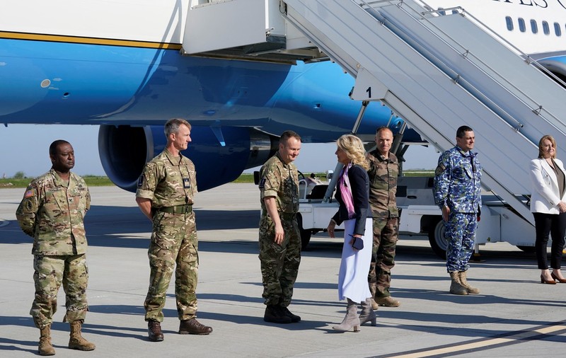 Jill Biden a ajuns în România. Prima Doamnă a SUA începe o vizită oficială de două zile. Care este programul