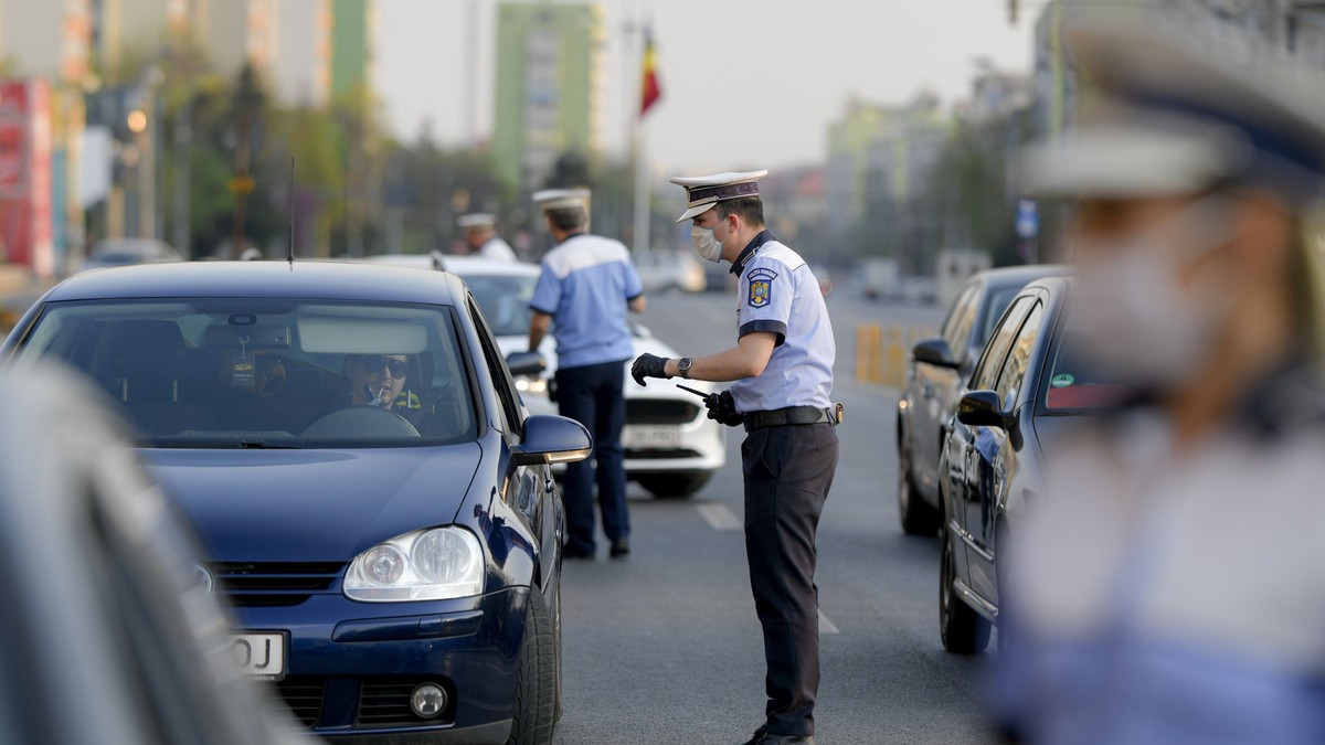 Aproape 1.000 de amenzi date în ultimele 24 de ore pentru nerespectarea măsurilor de combatere a COVID-19