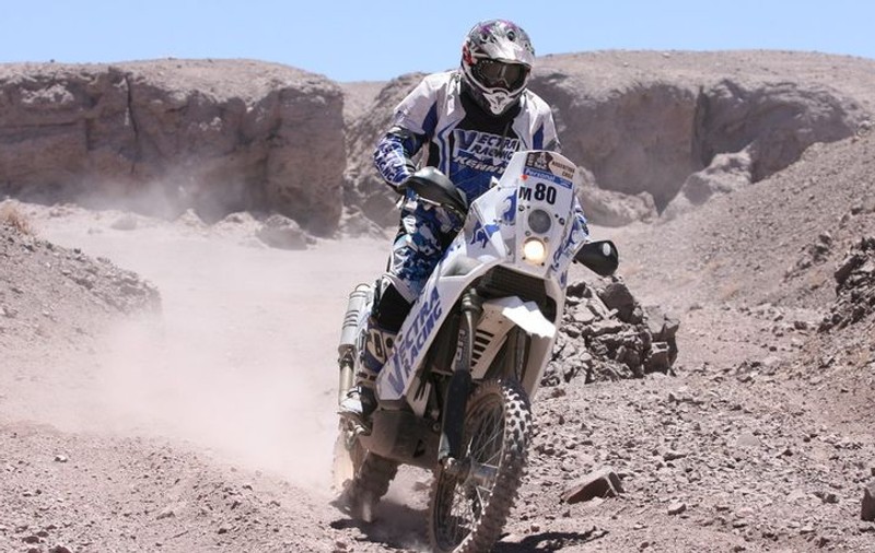 Pilotul român Marcel Butuza era să decapiteze un motoclist în Raliul Dakar!