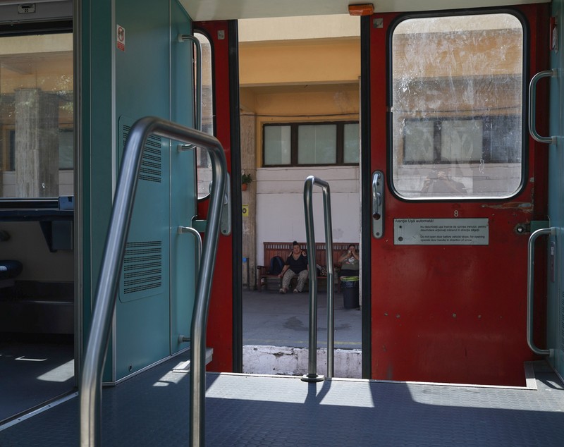 O gară și un capăt de linie într-un București uitat: între o halbă de bere și drumul spre Oltenița cu 16 opriri