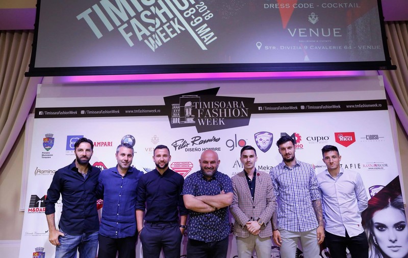 Răzvan Raț s-a apucat de modelling. A defilat la Fashion Week Timișoara. Fotbaliștii, pe podium | VIDEO