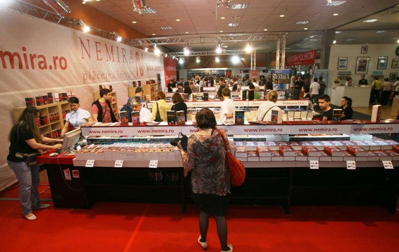 Bookfest 2012: 300 de evenimente şi cinema de artă gratuit la Salonul Internaţional de Carte