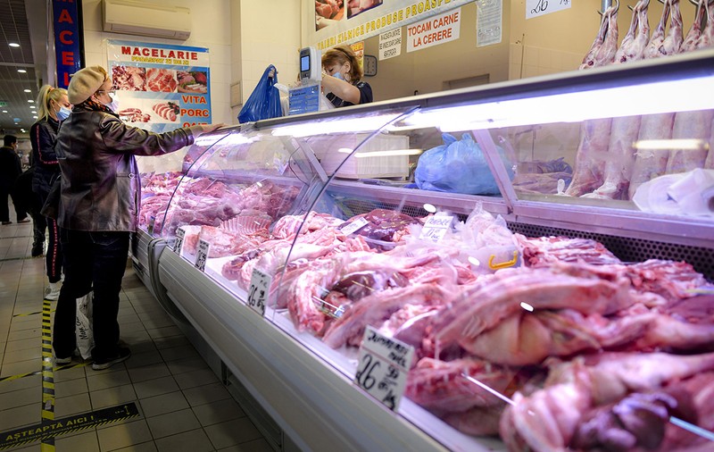 Vine un val de scumpiri. Se anunță creșteri de prețuri la energie, combustibili, carne și electrocasnice