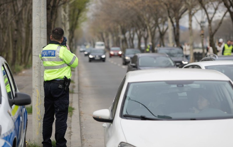 Șoferii români pot contesta amenzile de viteză. Un expert dezvăluie cum pot greși radarele vechi