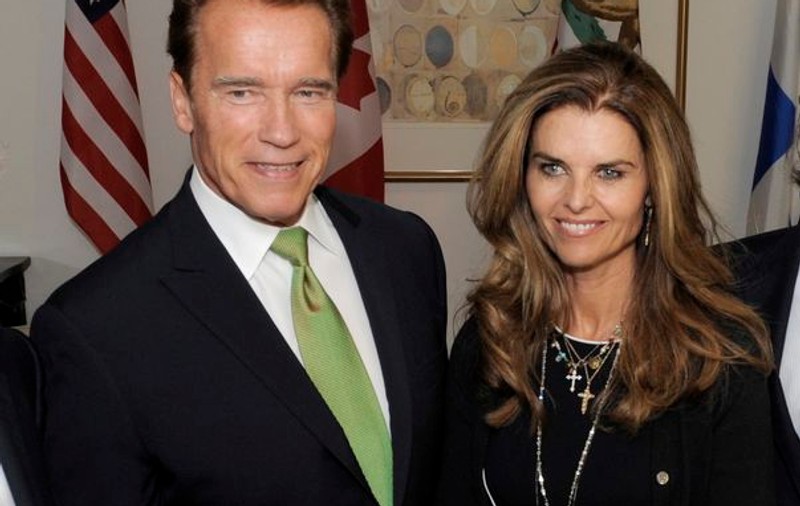 Arnold Schwarzenegger se roagă în genunchi de soţia lui să anuleze divorţul
