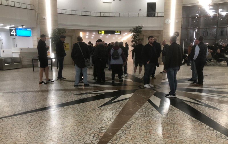 FOTO și VIDEO EXCLUSIV. Terminalul proaspăt renovat de pe Aeroportul Băneasa, inaugurat cu două zboruri ale echipei și fanilor West Ham