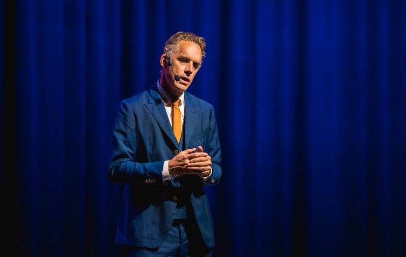 Autorul canadian Jordan Peterson, în România: „Astăzi, un parlamentar mi-a spus că 70% din legi sunt elaborate la Bruxelles. O idee foarte proastă”