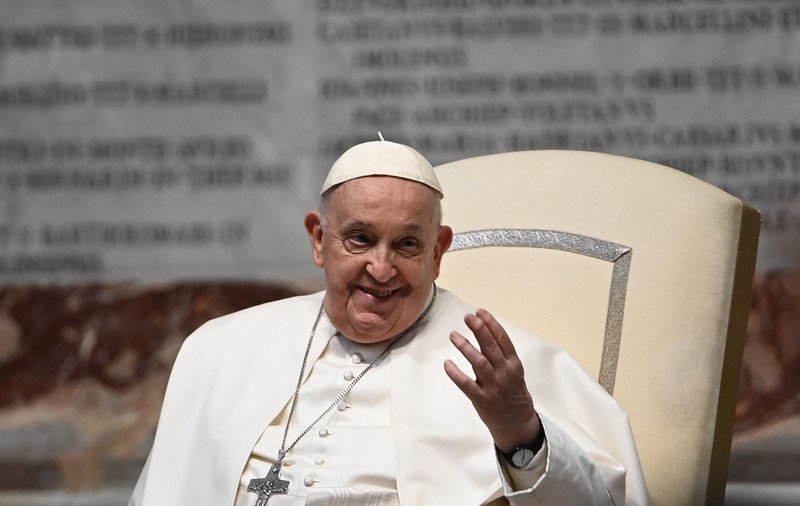 Papa Francisc afirmă că Ucraina ar trebui să aibă ,,curajul steagului alb" al discuțiilor de pace: ,,Să nu vă fie ruşine să negociaţi, înainte ca lucrurile să se înrăutăţească"