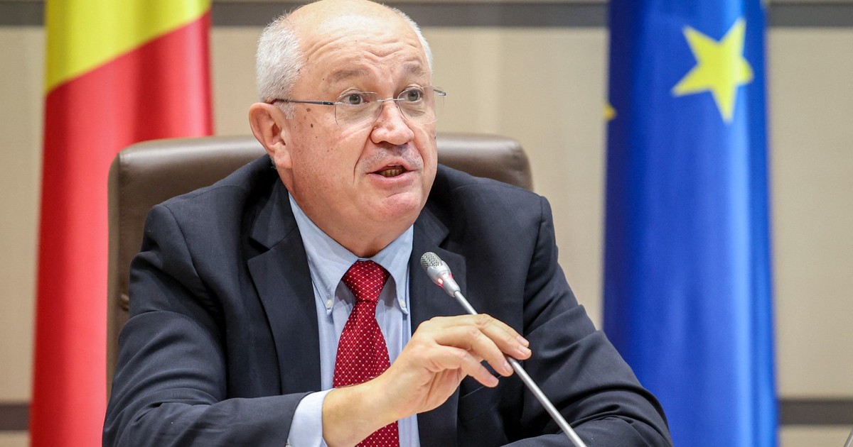 Alexandru Munteanu, premierul Rep. Moldova, vorbește la microfon. Foto: Profimedia