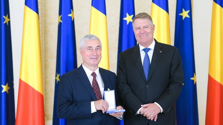 Directorul general al MNIR a fost decorat cu Ordinul Naţional “Serviciul Credincios” în grad de Cavaler, de către președintele Klaus Iohannis, în 2019
