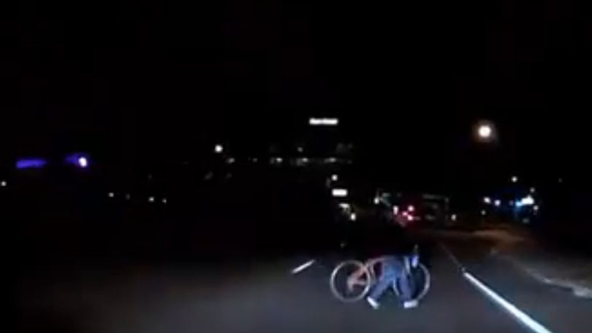 Poliția americană a publicat filmarea accidentului fatal în care a fost implicat o mașină autonomă Uber