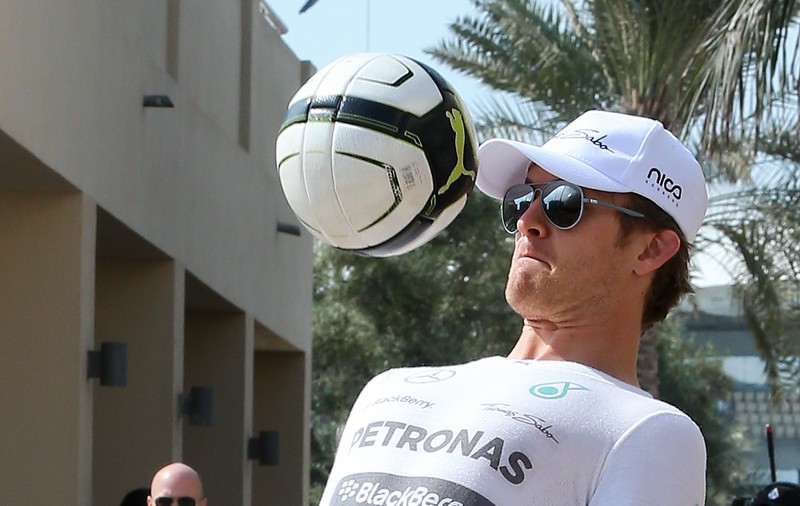 GALERIE FOTO / Nico Rosberg a lăsat Formula 1 şi s-a apucat de fotbal! 