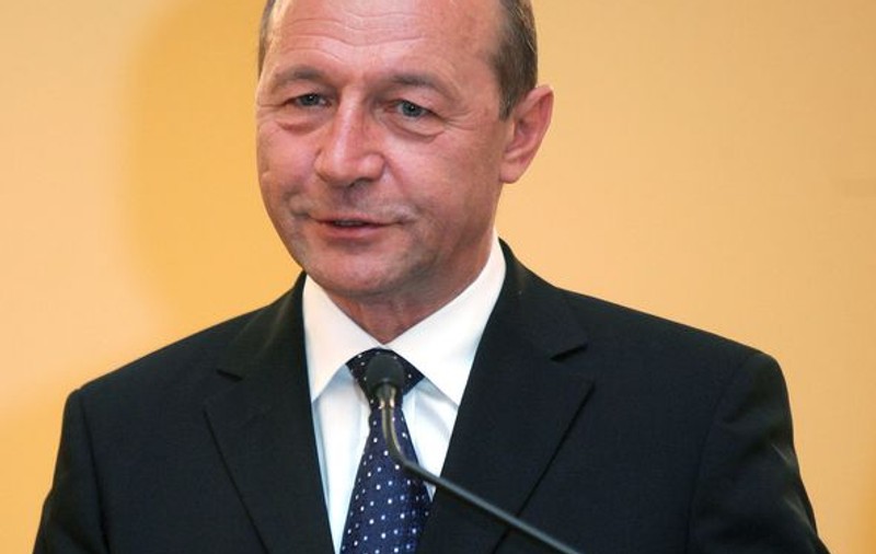 România măreşte numărul soldaţilor în Afganistan şi îl reduce în Irak