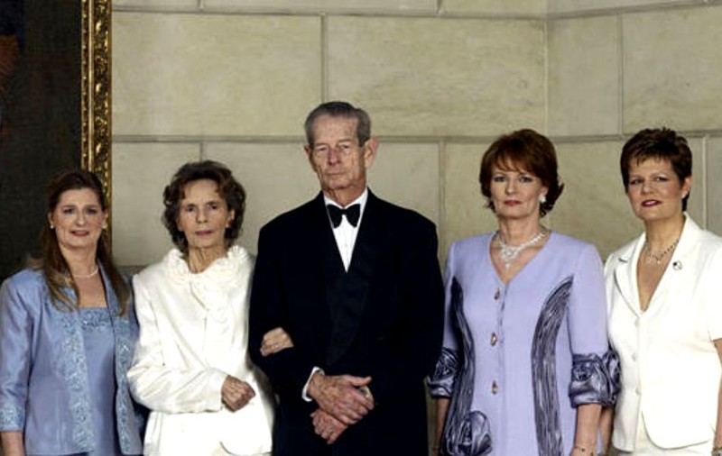 Prințul Charles, la un pas să se căsătorească cu una dintre fiicele Regelui Mihai. Securitatea lui Ceaușescu a fost în alertă maximă