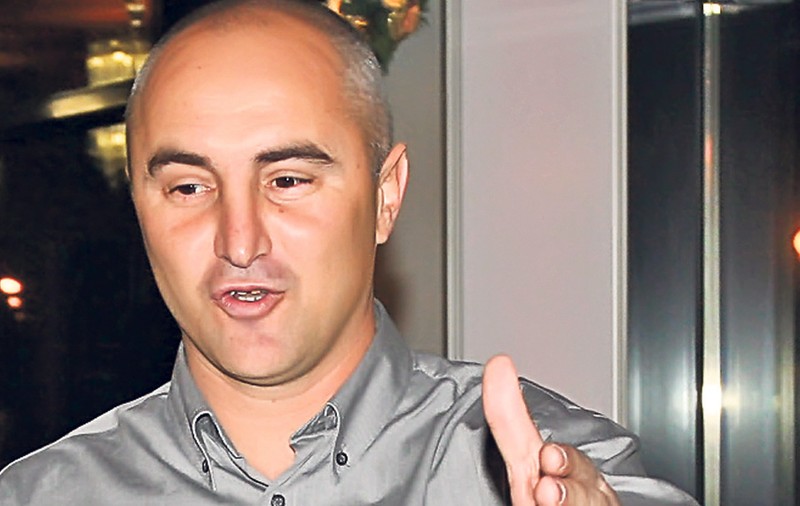 Vivi Răchită ştie de ce şi-a luat-o fostul său coleg Ivailo Petev, antrenor dezbrăcat şi dat afară de fanii lui Levski | FOTO