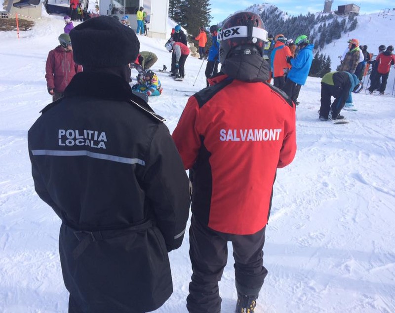 FOTO| Poliţiştii şi salvamontiştii, cu ochii pe turişti, pe pârtiile din Poiana Braşov. "Speedflying-ul“ şi snowmobilele sunt interzise