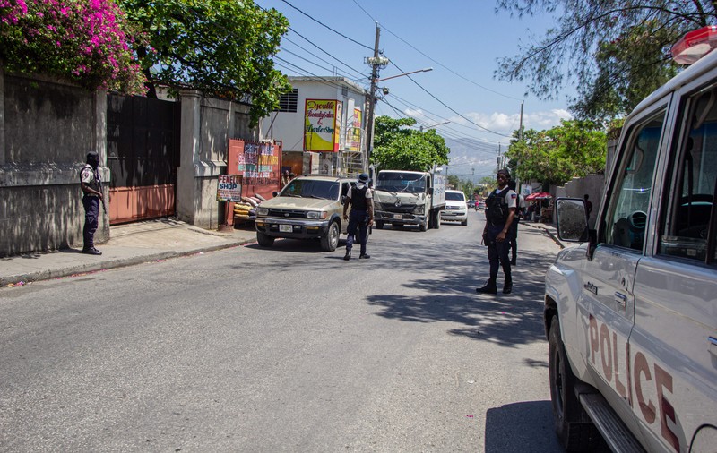 Statele Unite își evacuează personalul din Haiti și își sfătuiește cetățenii „să plece cât mai rapid”. Motivele enumerate