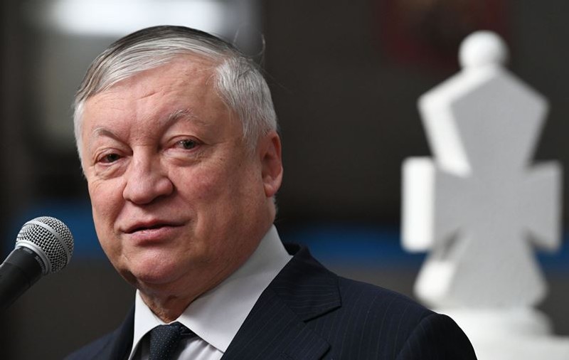 Marele șahist rus Anatoli Karpov, un apropiat al lui Vladimir Putin, va fi externat din spital, după ce a fost în comă indusă