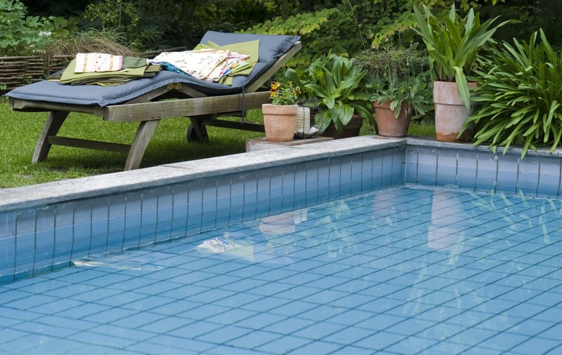 ATENȚIE! Ce se întâmplă dacă urinezi în piscină