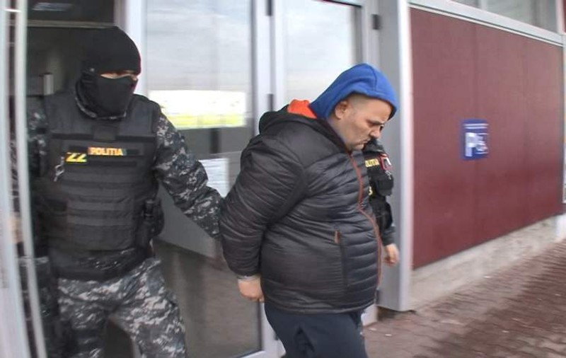 Bărbatul din Buzău care a violat iubita unui prieten în contul unei datorii a fost arestat. Individul a fost prins cu ajutorul mascaților / VIDEO