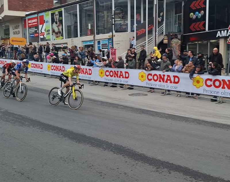 Ce ne-a plăcut și ce nu ne-a plăcut la Il Giro 2026 din Bulgaria. Cum au făcut speculă oficială și de ce am ajuns noi cu pantalonii rupți în tur și rutierii în fundul gol!