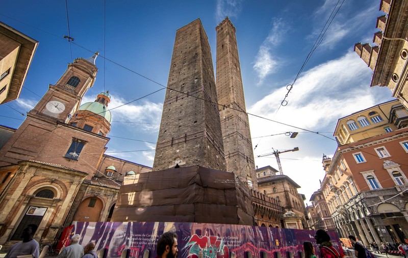 Restaurarea turnului înclinat din Bologna va costa 20 de milioane de euro și va dura 10 ani, anunță primarul