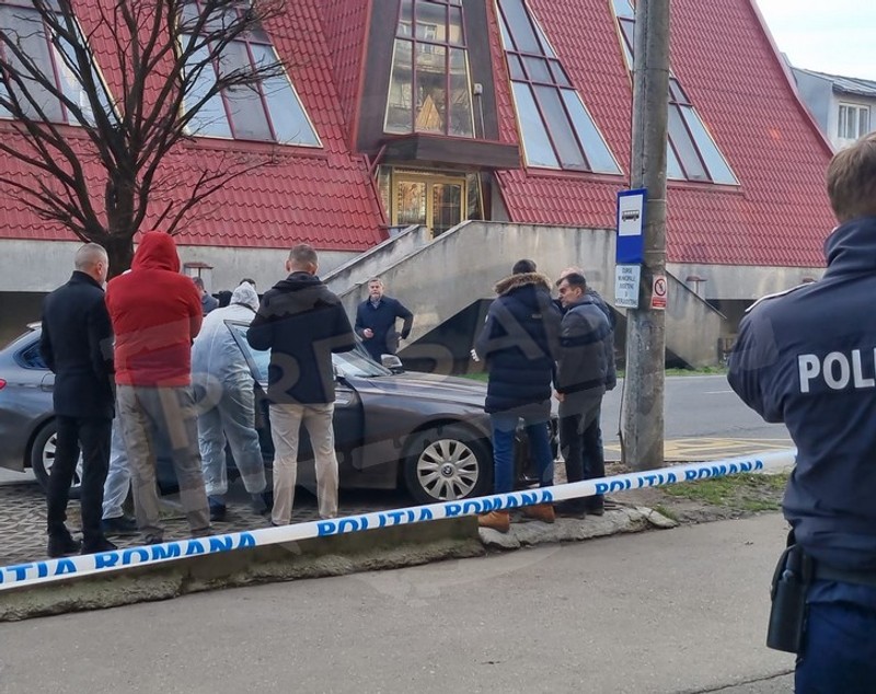 Un ofiţer MAI a fost găsit împuşcat în cap în propria maşină, în Satu Mare. Varianta luată în calcul de anchetatori