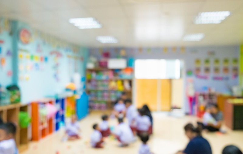 Educatoare din Ploieşti înregistrată în timp ce ameninţă şi ţipă la un copil: „Nu ţi-e ruşine? Vrei să chem poliţia?”