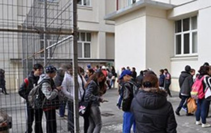 Aproape un caz de violență în fiecare zi, în școlile din Capitală