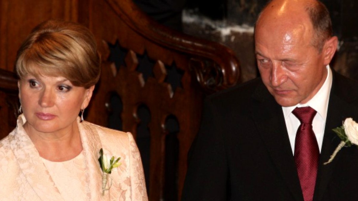 Cum arăta Maria Băsescu în tinerețe și cât de greu i-a fost. "Foarte mult timp am vorbit numai cu câinele | FOTO
