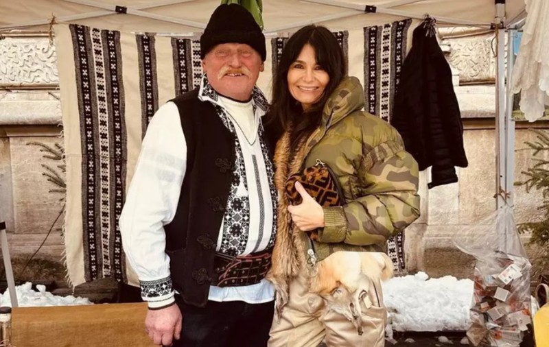 Imagini cu Dana Budeanu la un târg din București, printre borcanele cu zacuscă și miere. Accesoriul de mii de euro cu care a atras atenția