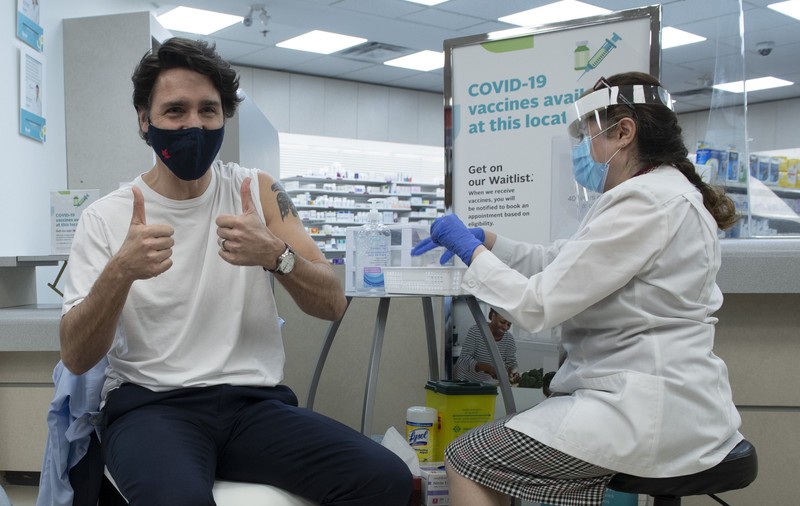 Justin Trudeau, premierul Canadei, s-a vaccinat cu serul AstraZeneca. „Sunt foarte fericit”