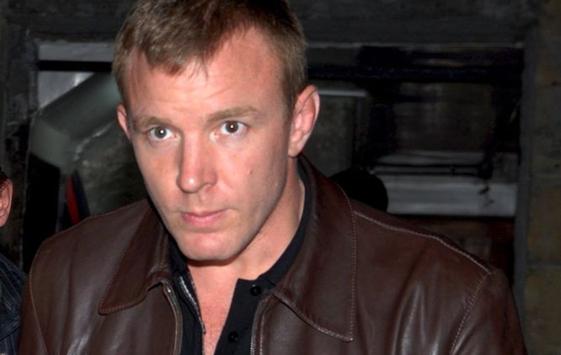 Guy Ritchie are probleme cu autorităţile britanice