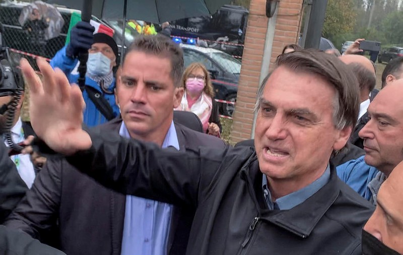 Bolsonaro, huiduit, dar și ovaționat într-o comună italiană care l-a declarat cetăţean de onoare. Vrea o întrevedere cu Matteo Salvini