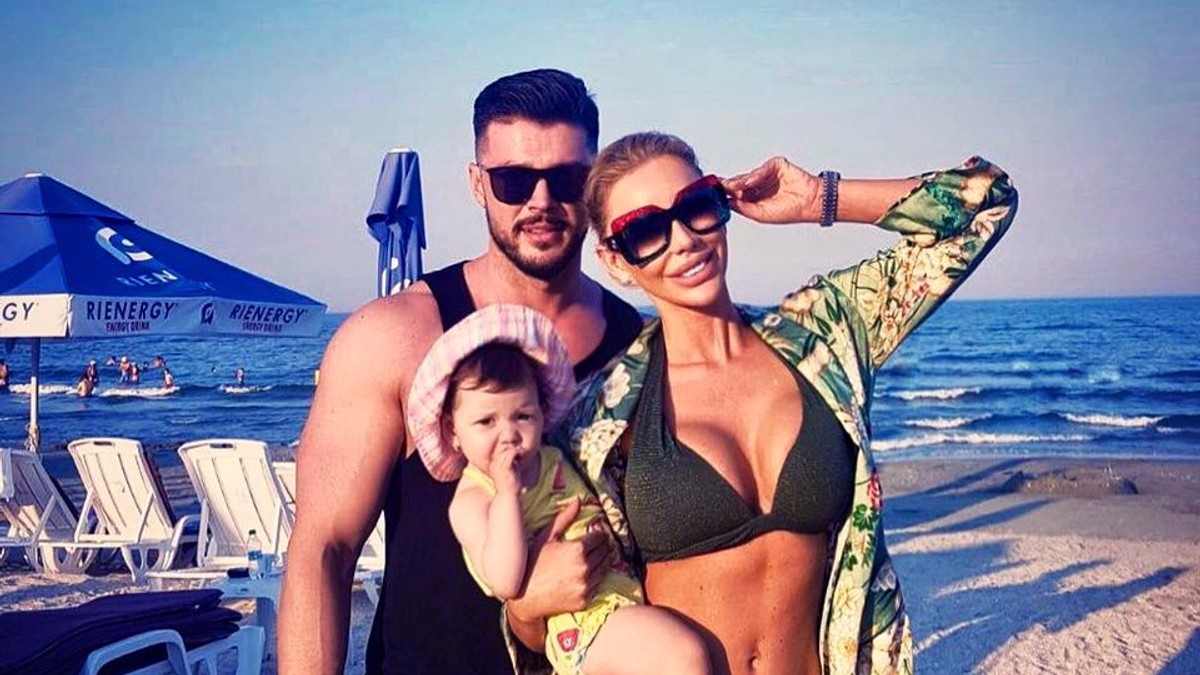 Bianca Drăgușanu, la plajă alături de fetița ei și Victor Slav. Detaliul care le-a atras atenția tuturor