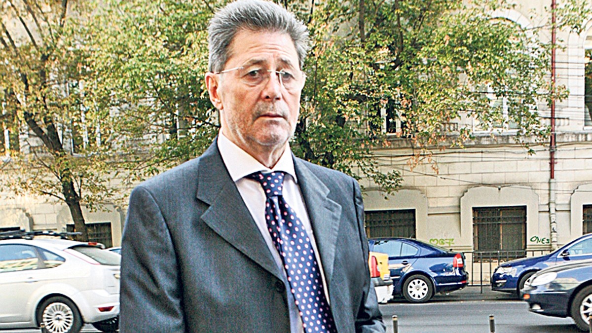 Cornel Dinu l-a ironizat pe Eugen Neagoe: ”Nu știu dacă a zâmbit vreodată. Când îl vezi, îți aduci aminte că ai datorii”
