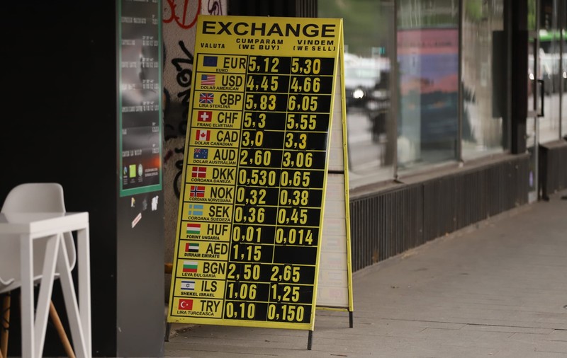 Leul scade în raport cu euro și dolarul american. Cursul BNR, miercuri, 3 iunie 2026