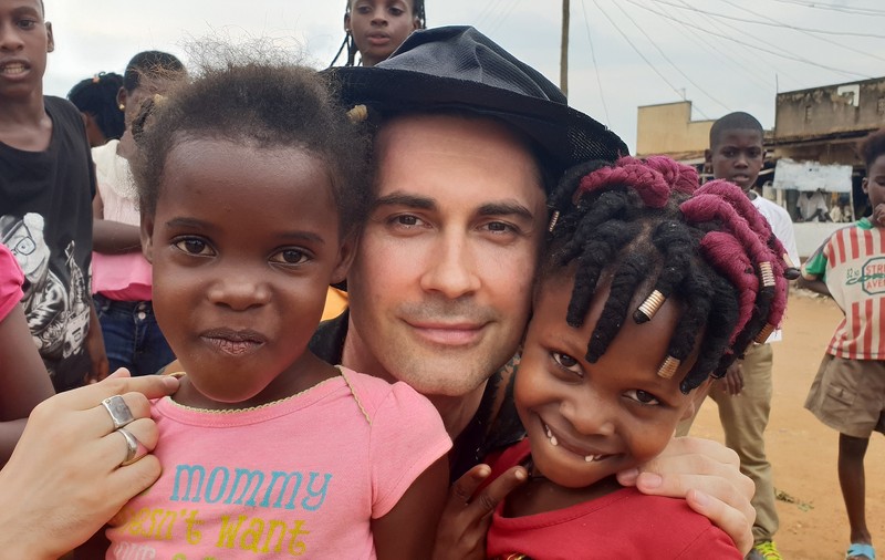 Dan Bălan continuă povestea „Dragostea din tei” în Africa