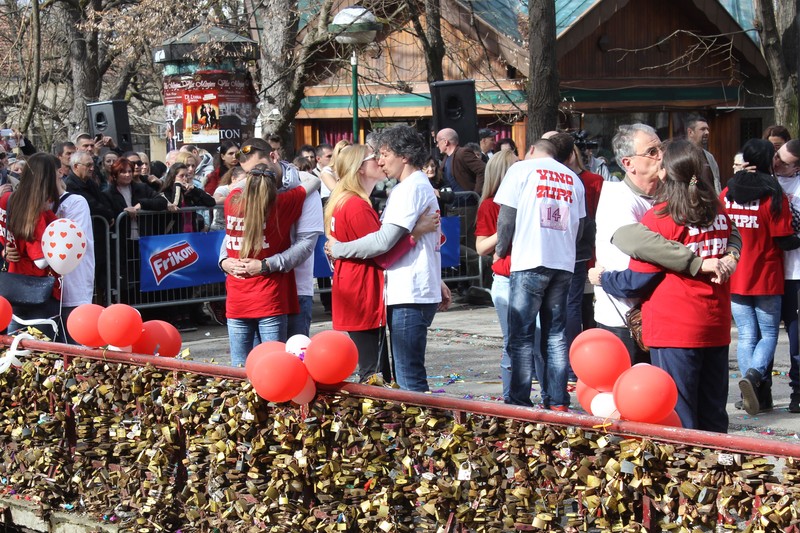 Imagine de la concursul organizat în Serbia de Ziua Îndrăgostiților