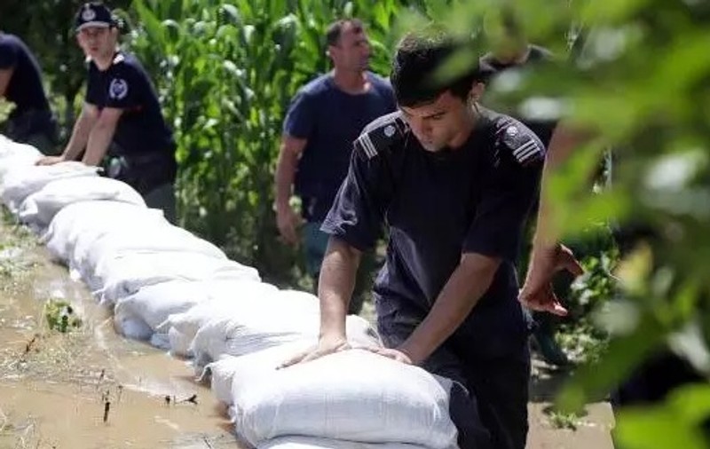 ALERTĂ ÎN VESTUL ȚĂRII! S-a spart digul de la Gătaia