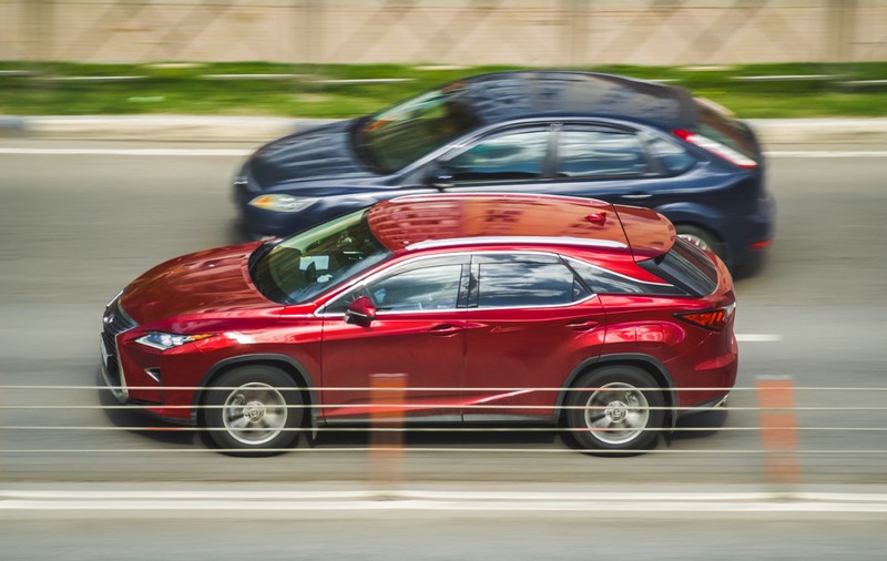 Un drum de 600 de kilometri cu 100 km/h a arătat adevărata diferență dintre o mașină electrică și una diesel
