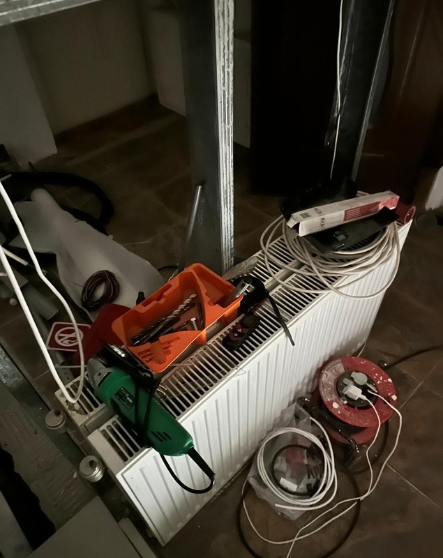 O bătrână de la un azil care funcționa ilegal în Voluntari a murit în drum spre spital. Patronul are dosar penal și pentru evaziune fiscală