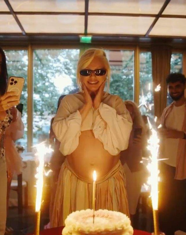 Alexandra Stan a născut o fetiță. Artista a devenit pentru prima oară mamă. Ce nume special a ales pentru micuța ei
