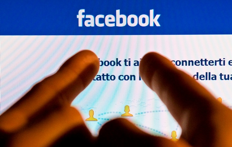 Cea mai mare PERVERSIUNE de pe FACEBOOK. "Toţi o fac, nimeni nu recunoaşte"