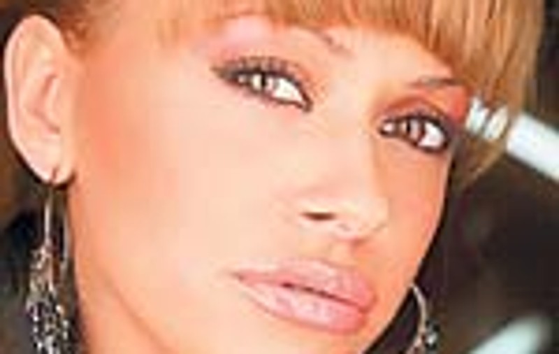 Anda Adam promoveaza suplimente nutritive