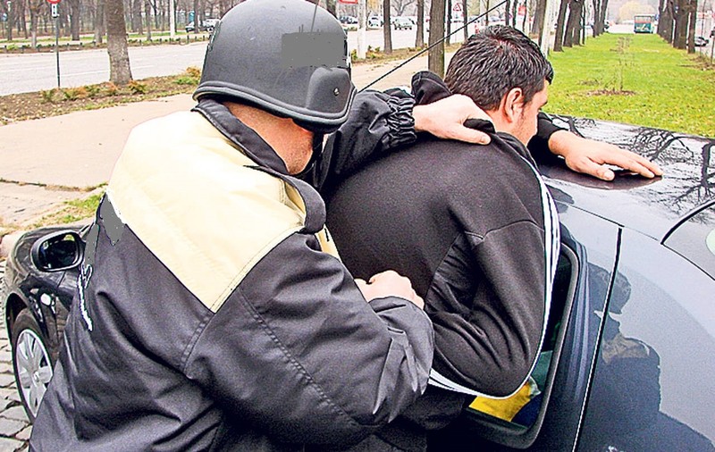 Cum a fost PEDEPSIT un scandalagiu BEAT de agenții de pază? I-au tras trei...