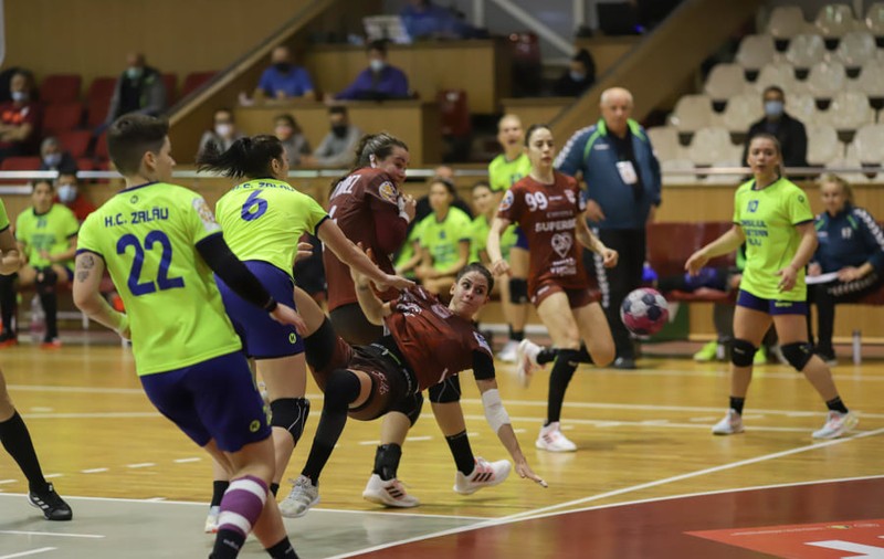 Rapid visează la titlu, după aproape două decenii. Trupa din Giulești, liderul Ligii Naționale feminine de handbal