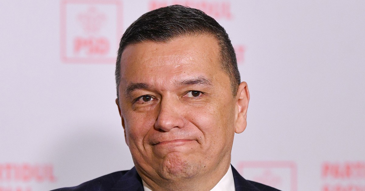 Presedintele interimar al PSD, Sorin Grindeanu, sustine o conferinta de presa la sediul Partidului Social Democrat (PSD), in Bucuresti, miercuri, 28 mai 2025